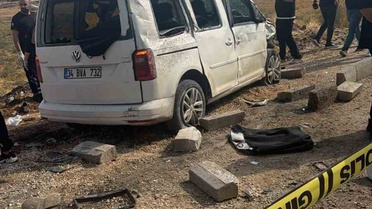 Mardin Nusaybin'de belediye kamyonetiyle çarpışma sonucu 1 kişi öldü, 2 yaralı oldu