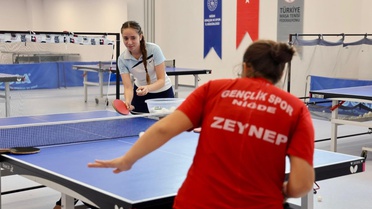 Niğde'de masa tenisi müsabakaları 8 Ekim'de 5 Şubat Kapalı Spor Salonu'nda yapılacak