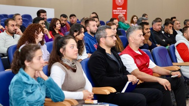 Niğde Gençlik ve Spor İl Müdürlüğü antrenörlerle ekimdeki yarı maratonu değerlendirdi