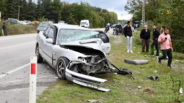 Samsun Vezirköprü'de iki otomobilin çarpıştığı kazada 2 sürücü yaralandı