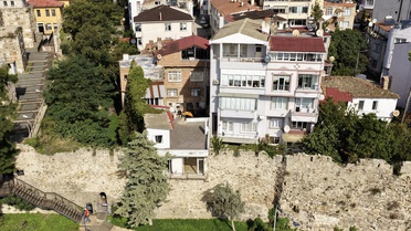 Sinop Kalesi surlarındaki 4 kalekondu yapının yıkımı başladı, 28 parsel temizlenecek