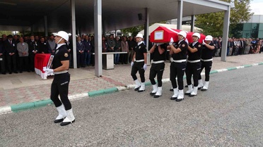 Sinop'taki tekne kazasında ölen polis Orhan Gazi Yetiş Malatya'da toprağa verildi
