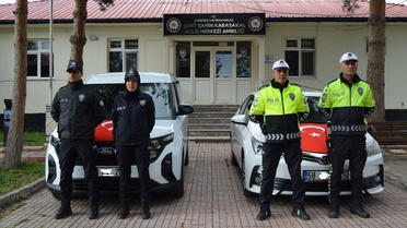 Sivas Gemerek'te emniyete 2 yeni hizmet aracı törenle teslim edildi