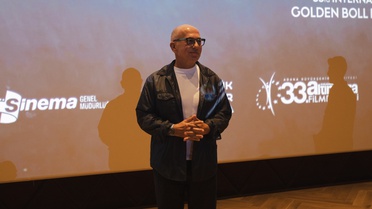Ferzan Özpetek, 'Hamam'ı 300 bin dolarlık bütçeyle çektiğini Altın Koza'da anlattı