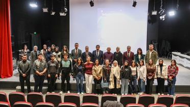 AK Partili Fırat, İletişim Fakültesinde Terörsüz Türkiye konulu ilk dersi verdi
