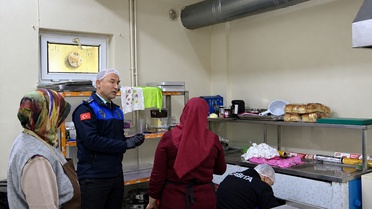 Bilecik Belediyesi okul kantinlerinde eksik bulunan işletmelere uyarı ve ceza verdi