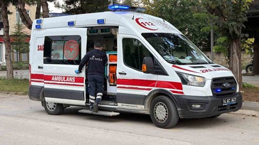 Bolu'da sollama sırasında iki motosiklet kafa kafaya çarpıştı, 2 sürücü yaralandı