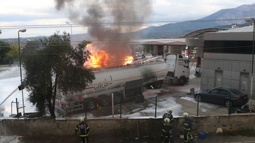Denizli'de tanker yangınında yaralanan istasyon çalışanı hastaneye kaldırıldı