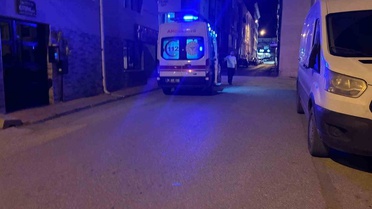 Motosikletli, Eskişehir Odunpazarı'nda otomobile yandan çarparak yaralandı