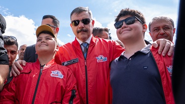 İçişleri Bakanı Çiftçi, Şanlıurfa'daki TEKNOFEST'te yerli teknolojileri inceledi.