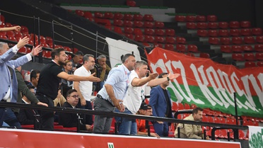 Karşıyaka, cezası nedeniyle boş tribünler önünde Galatasaray'ı uzatmada 87-81 yendi