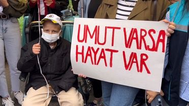 Malatya'da lösemiyi yenen 10 yaşındaki Hasan Hüseyin'e hastane önünde balon uçuruldu