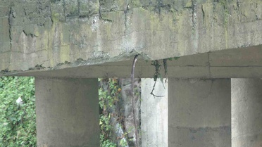 Trabzon'da köprüde demirler sarktı, sakinlere göre günde 800 civarı araç geçiyor