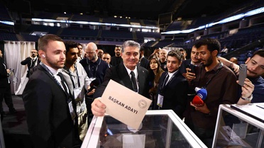 Beşiktaş'ta olağanüstü seçimli genel kurul Sinan Erdem'de, Başkan Adalı oy kullandı