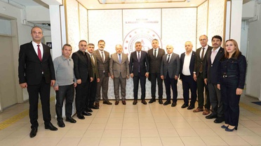İstanbul'dan gelen eğitim yöneticileri Erzurum Milli Eğitim Müdürü Ekici'yle görüştü