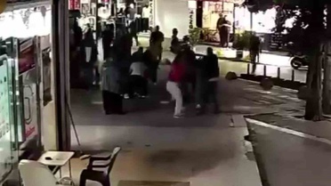 Kocaeli'de anne ve kızına sokakta toplu saldırı! Güvenlik kamerası an be an kaydetti