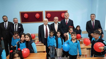 Ağrı Eleşkirt'te ilkokul açıldı, aynı törenle kadın taziye evi hizmete girdi