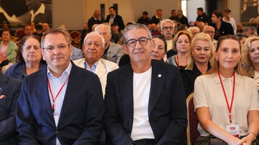 Ayvalık'ta YENİ Parti kongresinde Hüseyin Şalmanlı ilçe başkanı seçildi