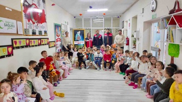 Başmakçı'da anaokulu öğrencilerine hayvan sevgisi ve sorumluluk anlatıldı