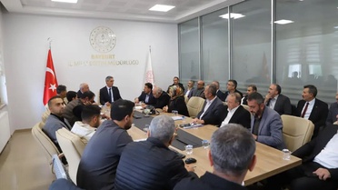 Bayburt'ta okul müdürleriyle taşımalı eğitimde güvenli ulaşım masaya yatırıldı