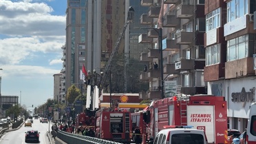 Beşiktaş'ta binada yangın çıktı, dans akademisindeki mahsur kalanlar tahliye edildi.