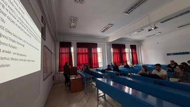 DPÜ Hisarcık MYO'ya yerleşen öğrencilere OBS ve staj bilgilendirmesi yapıldı