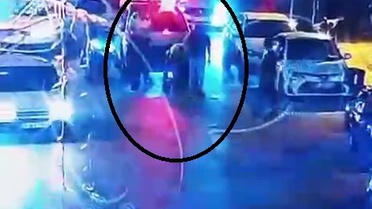 Hatay Dörtyol'da polis, nefes almakta güçlük çeken vatandaşa Heimlich manevrası yaptı