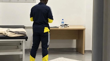 Herkes beğeniyor! Golünü attı, maç biter bitmez stadyumda namaza durdu