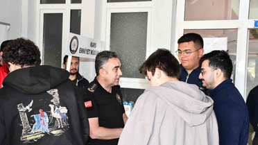 Kars Emniyet Müdürü Tombul, Kafkas Üniversitesi öğrencileriyle bir araya geldi