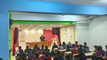 Van Tuşba İlçe Müftülüğü liseli gençlere güzel ahlak konferansı düzenledi