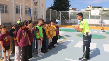 Adana Çukurova'da Çocuk Trafik Eğitim Parkı açıldı, diğer ilkokullara da açık olacak
