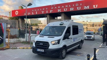 Başakşehir'de saldırıda ölen kız öğrencinin cenazesi Adli Tıp'tan alındı