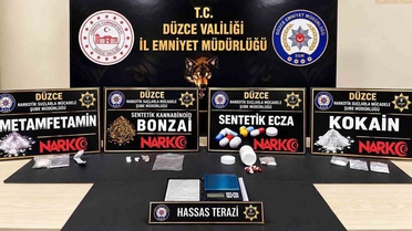 Düzce'de narkotik operasyonunda 25 suç kaydı bulunduğu belirtilen şüpheli tutuklandı