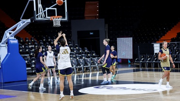 Süper Kupa'da Fenerbahçe Tarfin ile ÇİMSA ÇBK Mersin yarın Mersin'de karşılaşacak