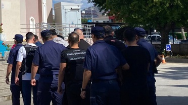 Fethiye'de göçmen kaçakçılığı operasyonunda gözaltına alınan 5 zanlı tutuklandı