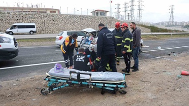 Nevşehir'de iki otomobilin çarpıştığı kazada araçlarda sıkışan 7 kişi yaralandı