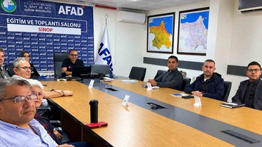 Sinop'ta kamu kurum temsilcilerine sivil savunma uzman ve amir eğitimi tamamlandı
