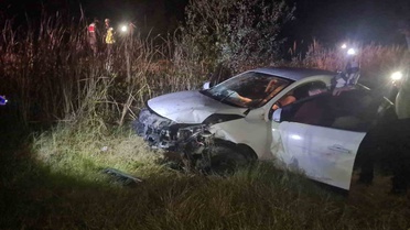 Zonguldak Çaycuma'da kontrolden çıkan otomobil araziye uçtu, 4 kişi yaralandı