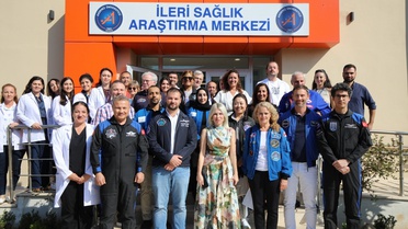 Kanser tedavisi gören çocuklar, Akdeniz Üniversitesi'nde 11 astronotla buluştu