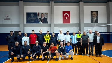 Bilecik Pazaryeri'nde kurumlar, Amatör Spor Haftası'nda voleybol maçında karşılaştı