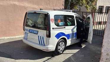 Edirne'de ortaokulda silah alarmı! Öğrencinin çantasından kuru sıkı tabanca çıktı