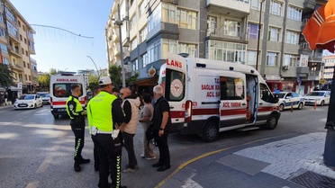 Edirne Keşan'da yolcu minibüsünün çarptığı 2 kadın yaralandı, durumları iyi