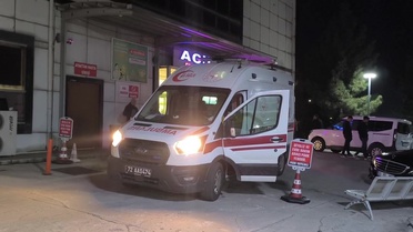 Batman Gercüş'te otomobil bahçeye daldı, 5 kişi yaralandı, 1'i hastaneye sevk edildi