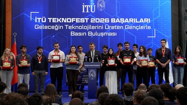TEKNOFEST 2026'da 19 ödül kazanan İTÜ öğrenci takımları Rektör Mandal'la buluştu