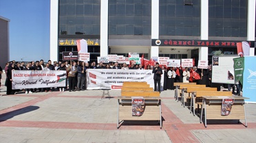 Sinop'ta TÜGVA'nın çağrısıyla Gazze'deki soykırım boş sıralarla protesto edildi