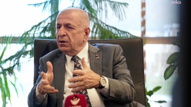 Zafer Partisi'ne göre Özdağ 456 günde 242 günü Ankara dışında geçirdi.