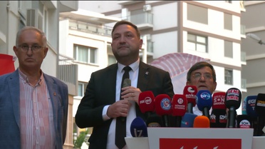 CHP İzmir İl Başkanlığı önünde 'milli irade' tepkisi