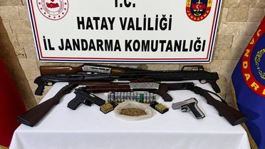 Hatay Antakya'da jandarma, kurusıkı tabancaları dönüştüren zanlıyı gözaltına aldı