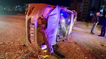 Kahramanmaraş'ta kazada 2 kişi yaralandı, sürücünün aşırı hızlı olduğu öne sürüldü