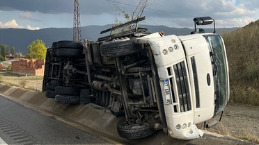 Kastamonu Tosya'da iki ayrı kamyon kazasında 4 kişi yaralanarak hastaneye kaldırıldı